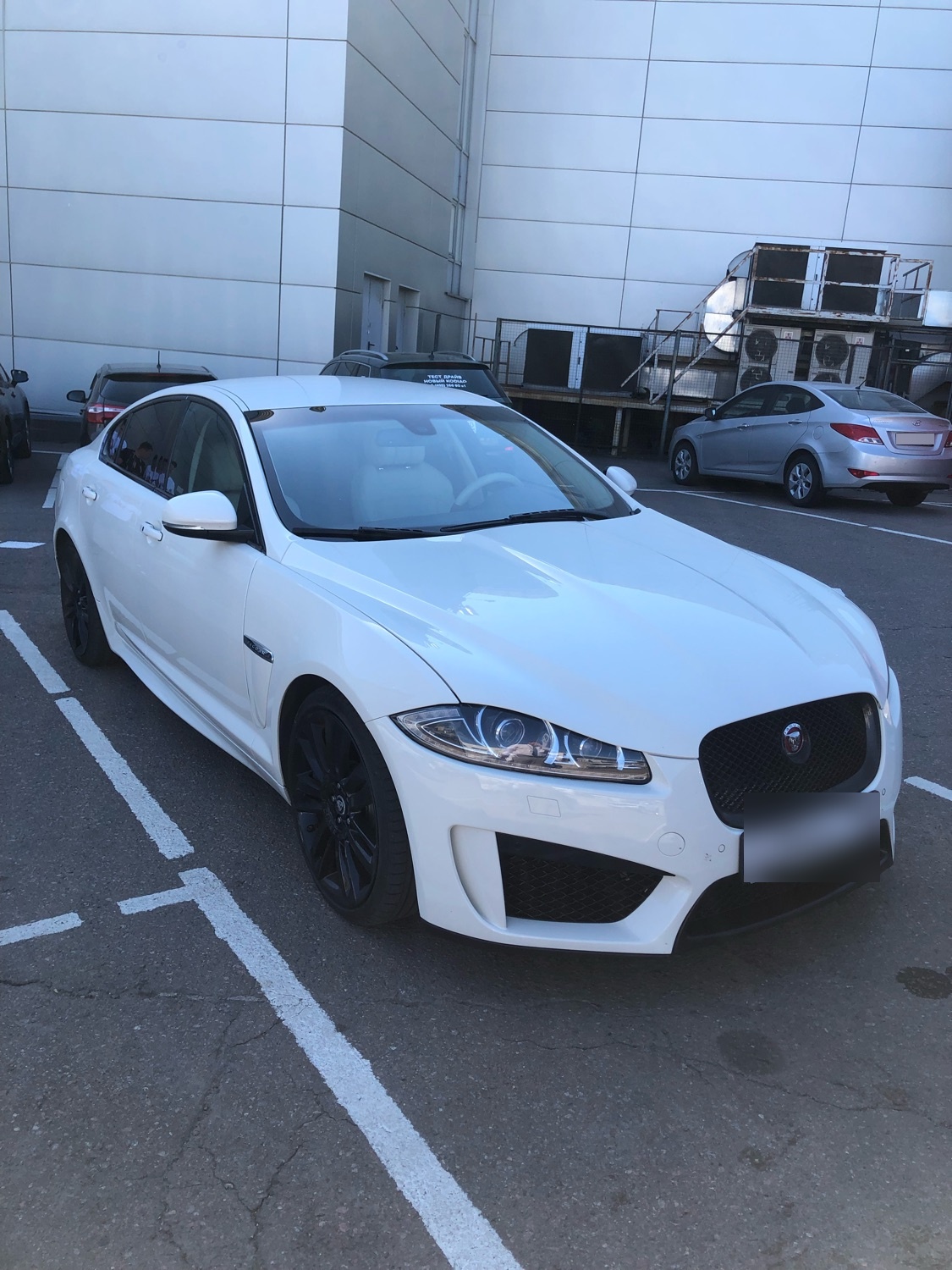 Лот № 204365 Jaguar XF