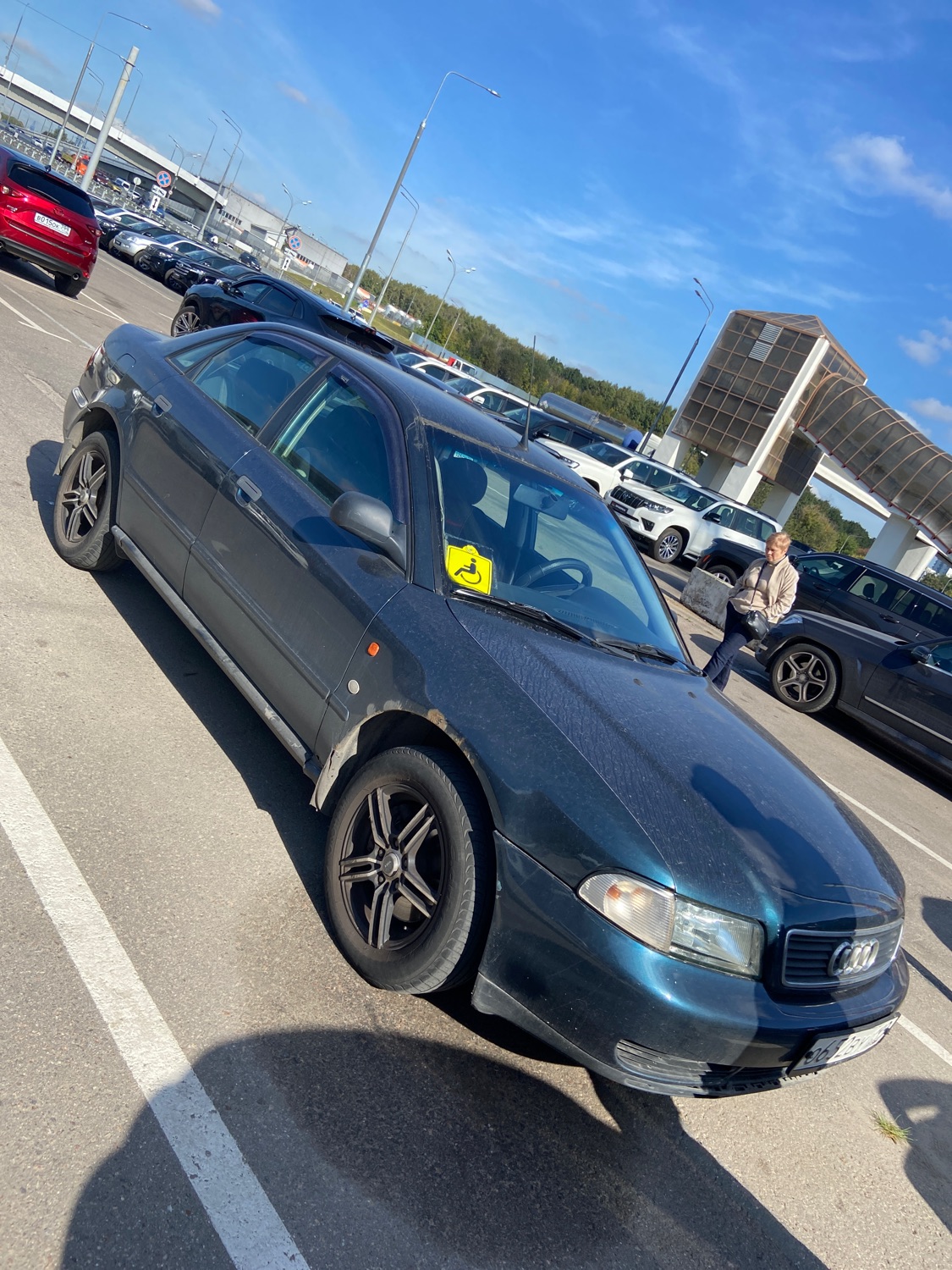 Лот № 230705 Audi A4